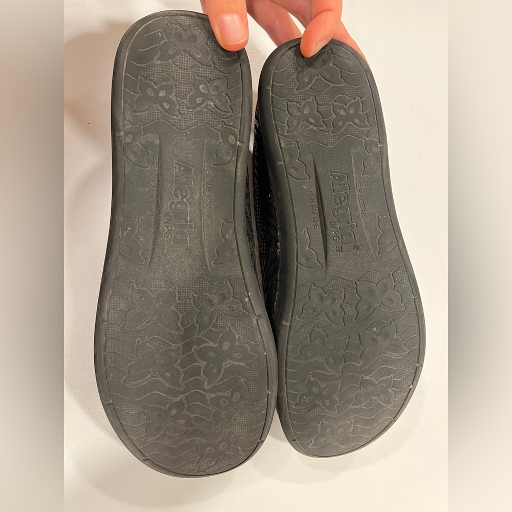 Alegria Women's Petal pewter dazzle flats size 10 - Picture 6 of 8